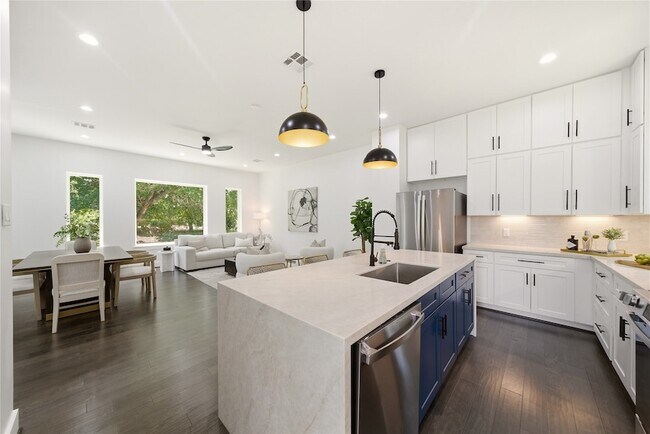 Foto del edificio - 5024 Winnetka St