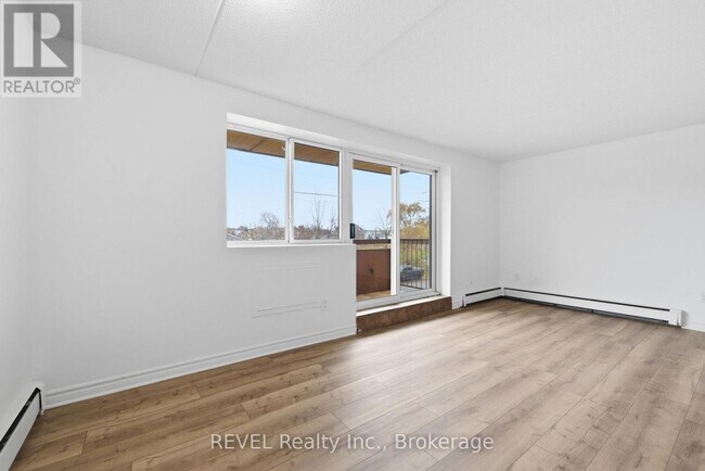 Photo du bâtiment - 19 Manchester Ave