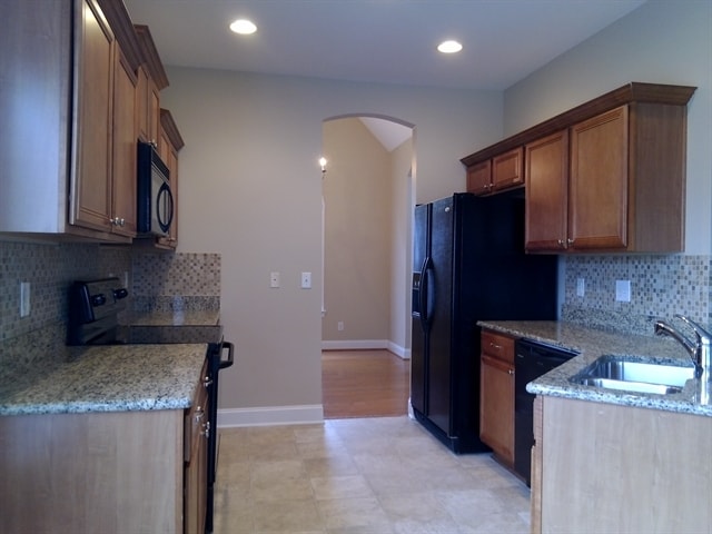 Foto del edificio - 4013 Lilac Ln