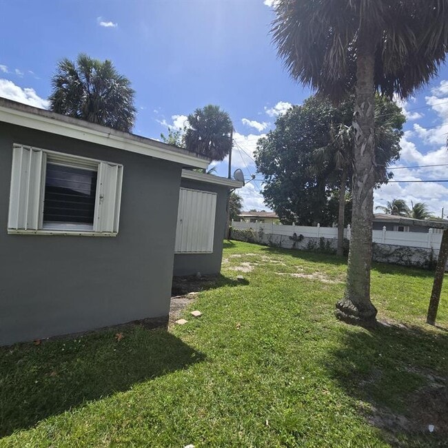 Photo - 3860 NW 8th Pl (Fort Lauderdale, FL) House