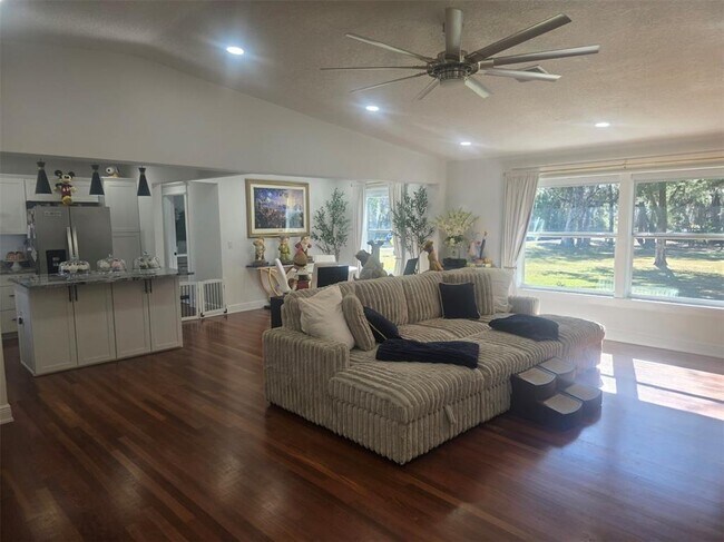 Foto del edificio - 13091 Old Crystal River Rd