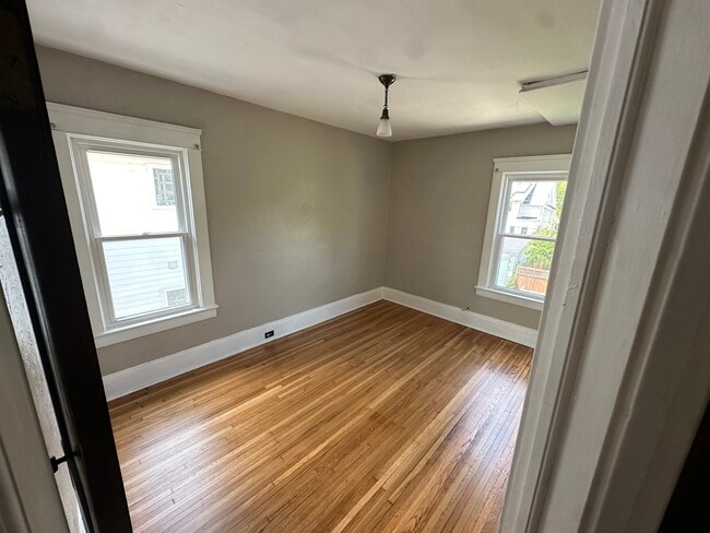 Building Photo - 1302 W 102nd St