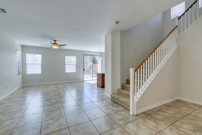 Foto del edificio - Gorgeous 4 bedroom home in Mountains Edge!...