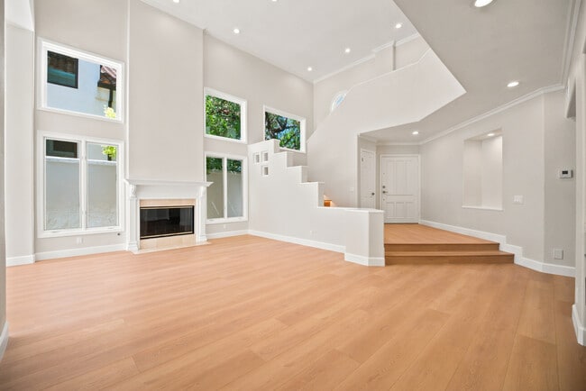 Building Photo - 4324 Park Verdi
