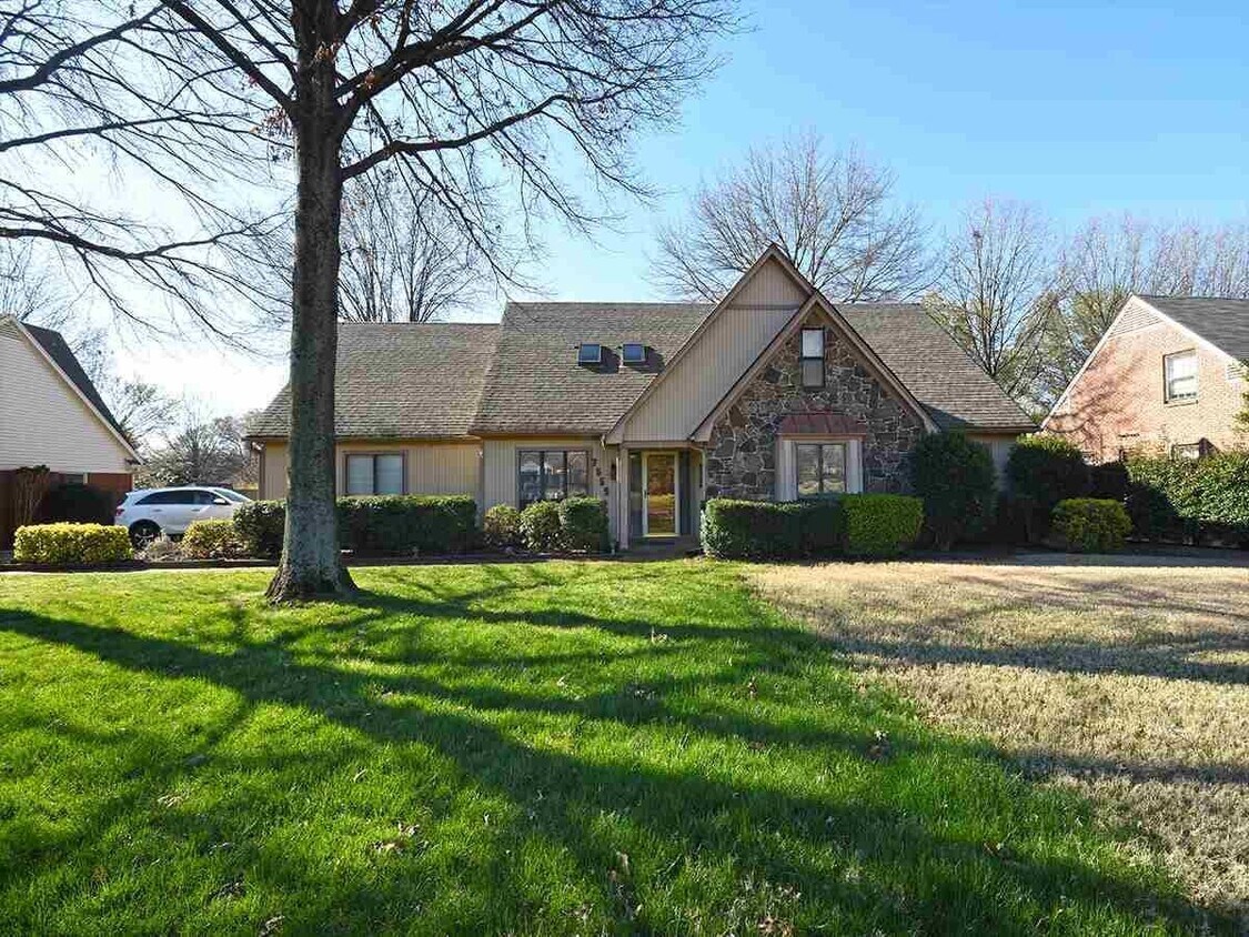 Primary Photo - 7559 Cross Village Dr