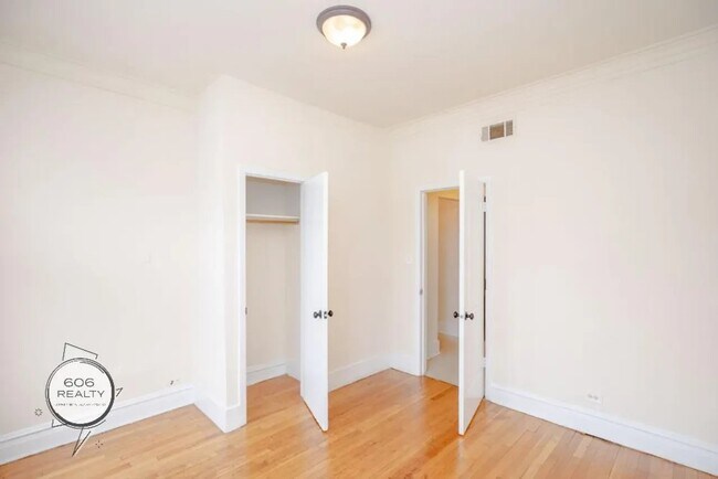 Foto del edificio - 6254 S Western Ave