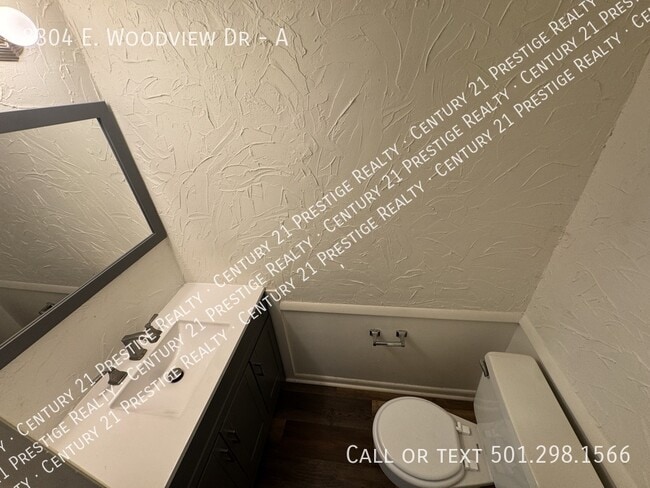 Building Photo - 8304 Woodview Dr N