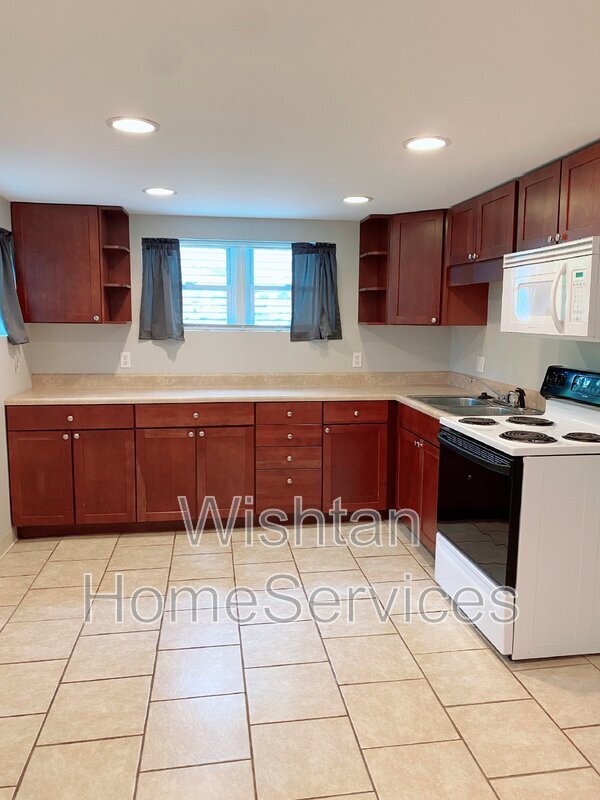 Foto principal - 209 Chandler Blvd