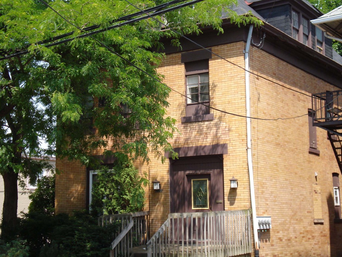Primary Photo - 5801 Walnut St