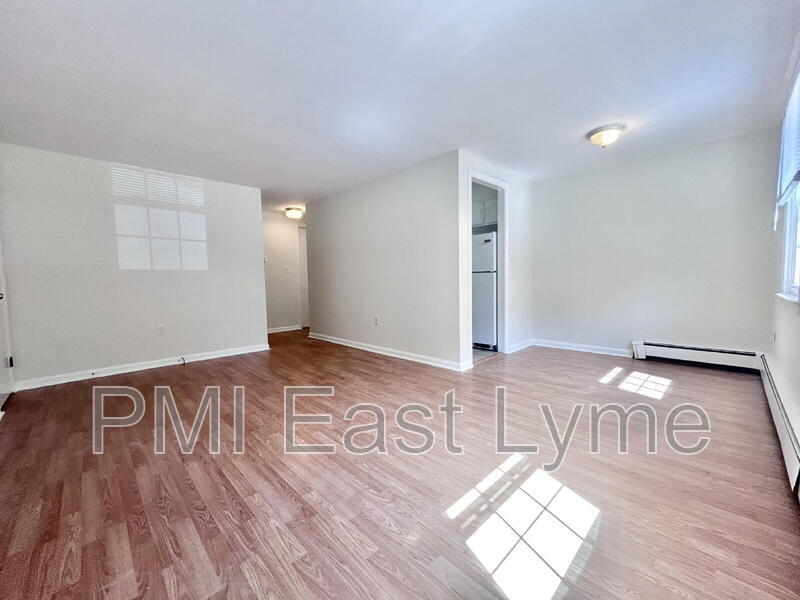 Primary Photo - 65 Evergreen Ave