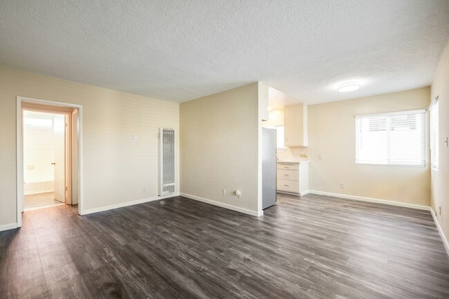 Building Photo - 717 S Meyler St