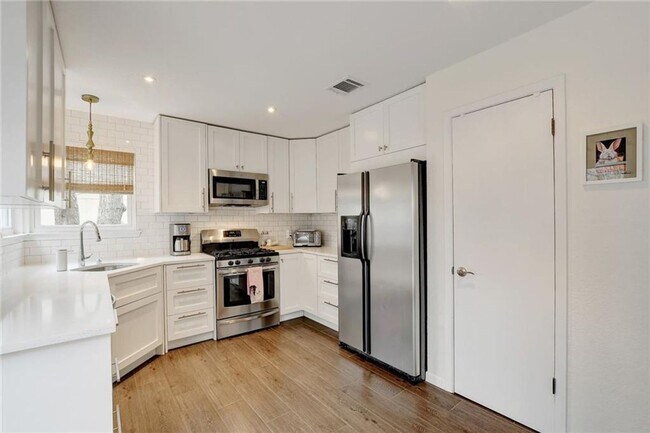 Building Photo - 9019 Wagtail Dr