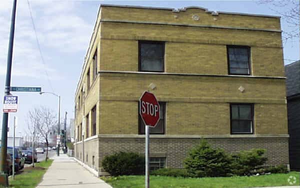 Foto principal - 3336-3340 W Addison St