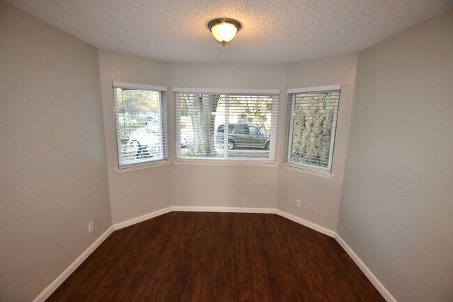 Building Photo - 3082 Montview Way