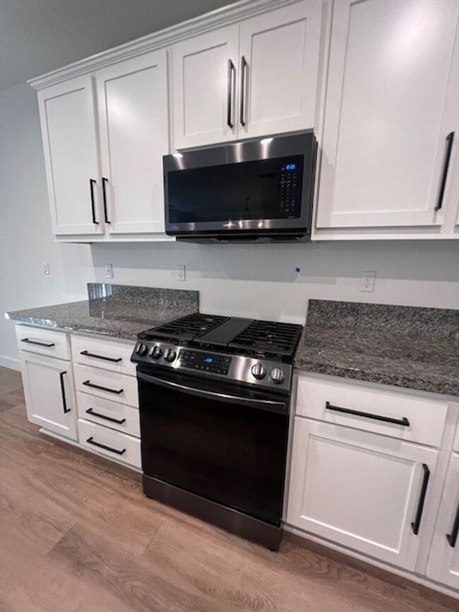 Foto del edificio - Coming Soon!