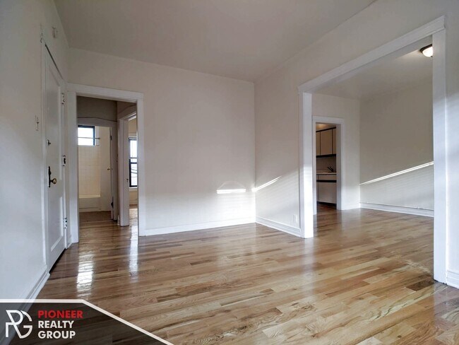 Foto del edificio - 812 W Waveland Ave