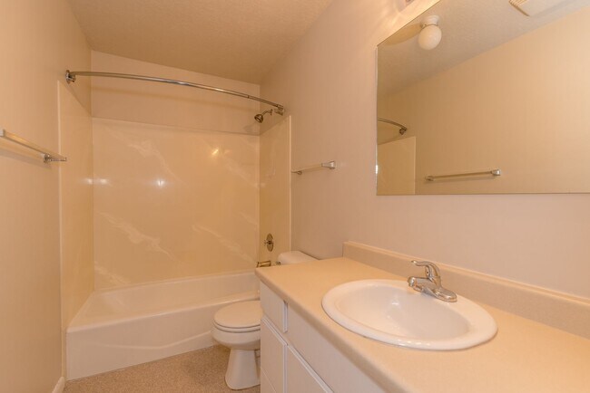 Building Photo - 2272 S 700 E