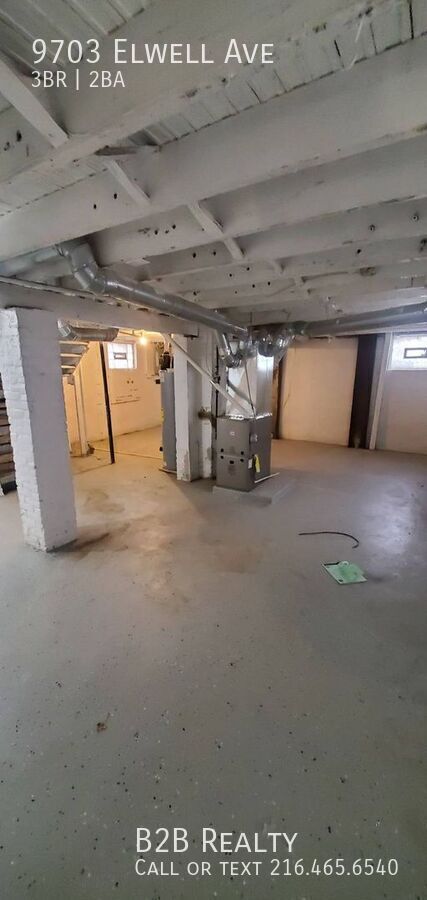 Foto del edificio - 9703 Elwell Ave