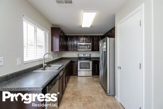 Building Photo - 2415 W Wrangler Way