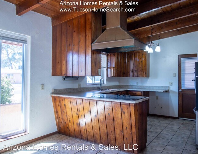 Foto del edificio - 3 br, 3 bath House - 6131 E 17th Street