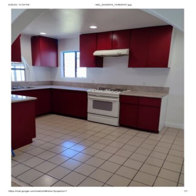 KITCHEN - 1457 W 187th St