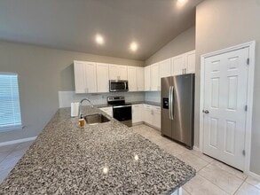 Building Photo - 117 NE 7th Terrace