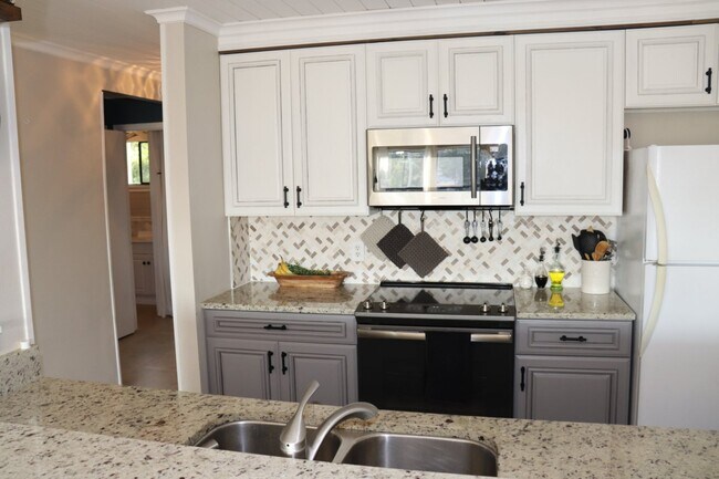 Granite Countertops - 300 Yacht Club Dr