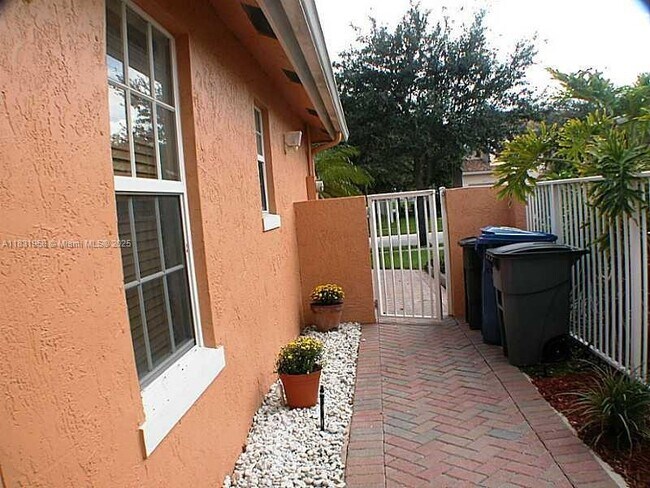 Foto del edificio - 9151 NW 40th St