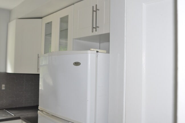 Kitchen - 396 Anawanda Ave