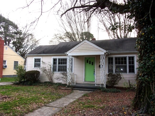 Building Photo - 517 S Jones Ave