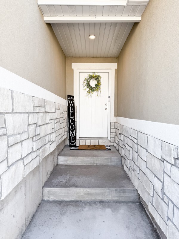 Building Photo - 616 E 625 S