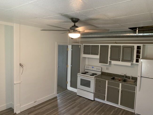 Building Photo - 120 Burr Oak 3 Unit