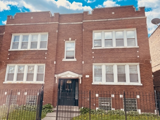 Primary Photo - 4855 W Augusta Blvd