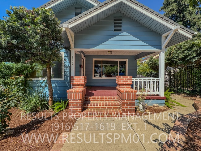 Building Photo - Charming Home in Auburn Coming Soon!