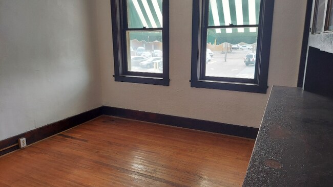 Foto del edificio - 580 E Clark St