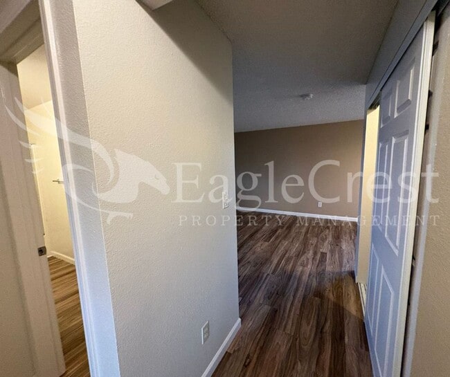 Foto del edificio - 1816 Evergreen St