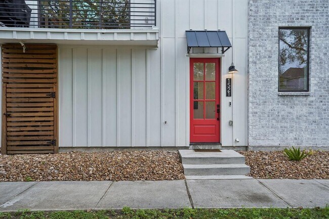 Building Photo - 1521 Weber St