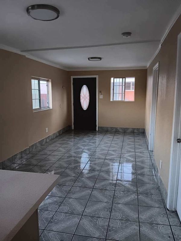 Foto del edificio - 1023 E 22nd St