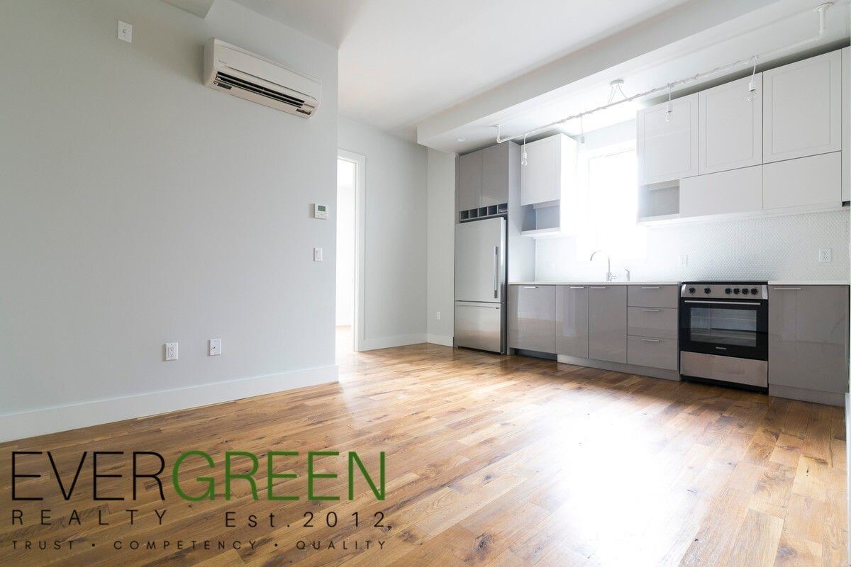 Primary Photo - 1002 Greene Ave