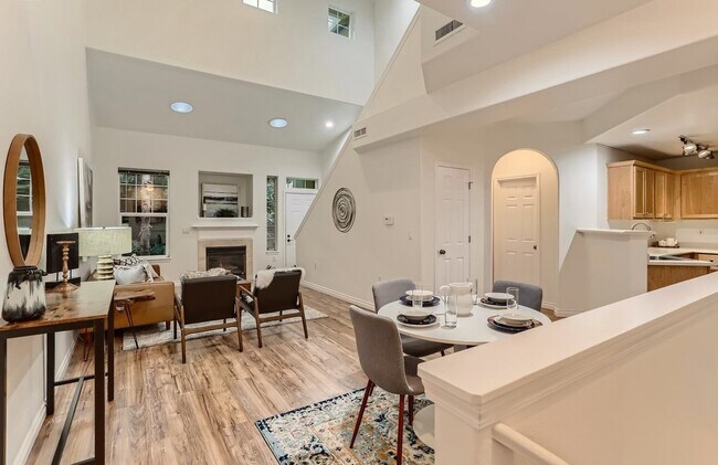 Foto del edificio - 2270 Snowberry Ridge Ct