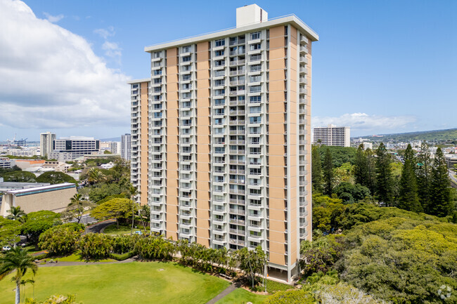 Building Photo - Queen Emma Gardens