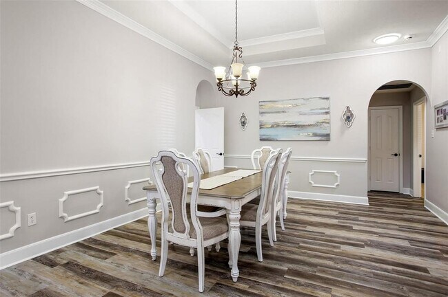 Foto del edificio - 617 Woodview Dr