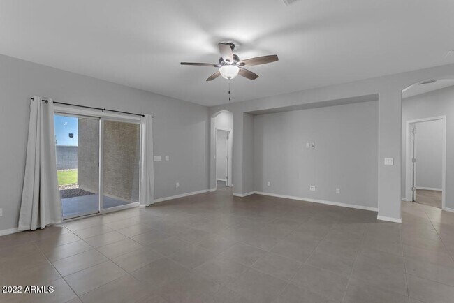 Building Photo - 1354 Spine Tree Ave