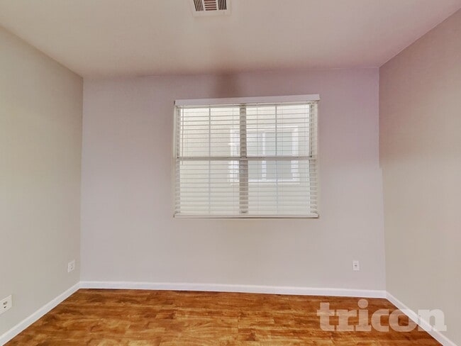 Building Photo - 4598 Hearts Desire Ave