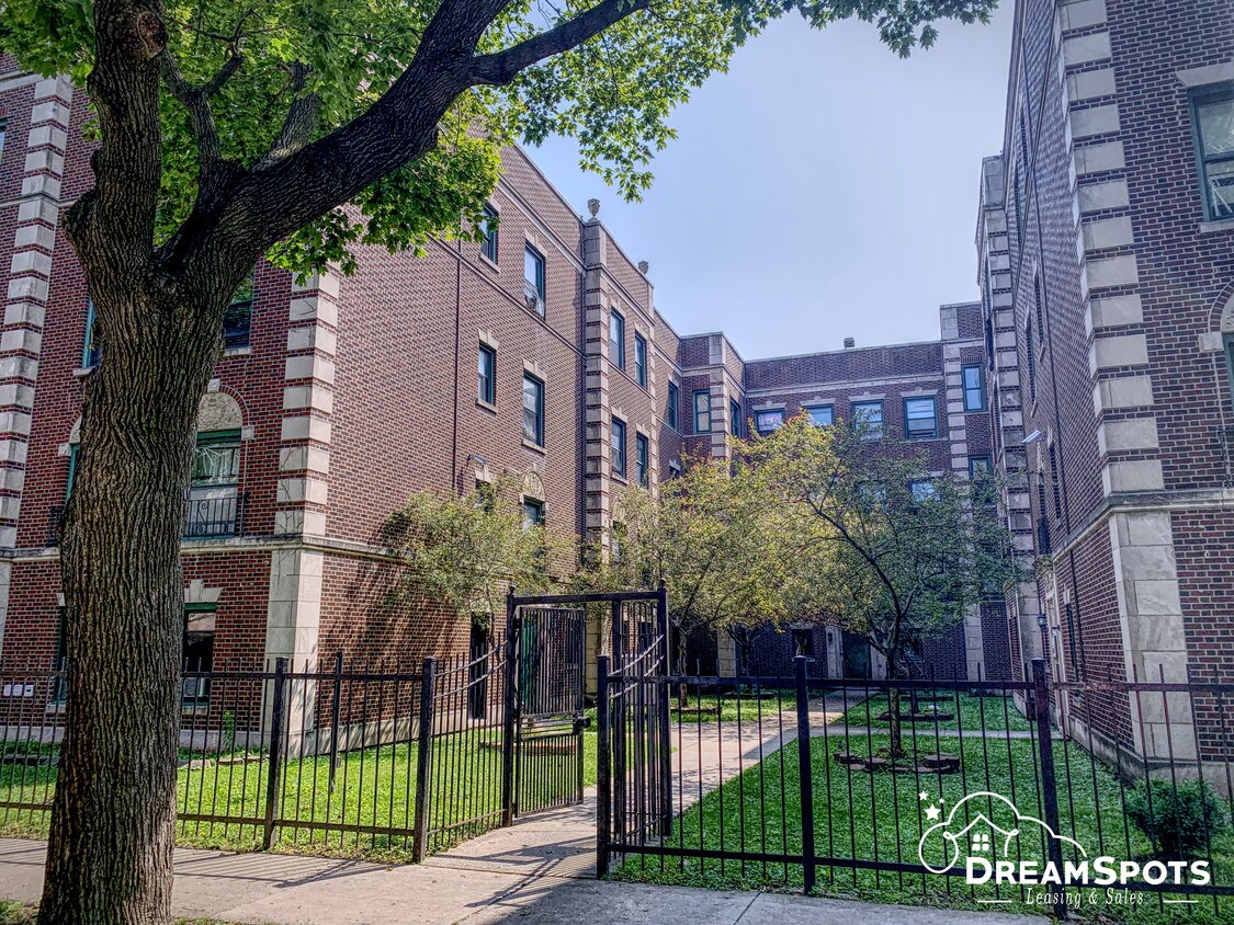 8235 S Ingleside Ave, Chicago, IL 60619 Apartments in Chicago, IL