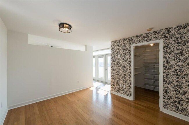 Foto del edificio - 375 Ralph McGill Blvd NE