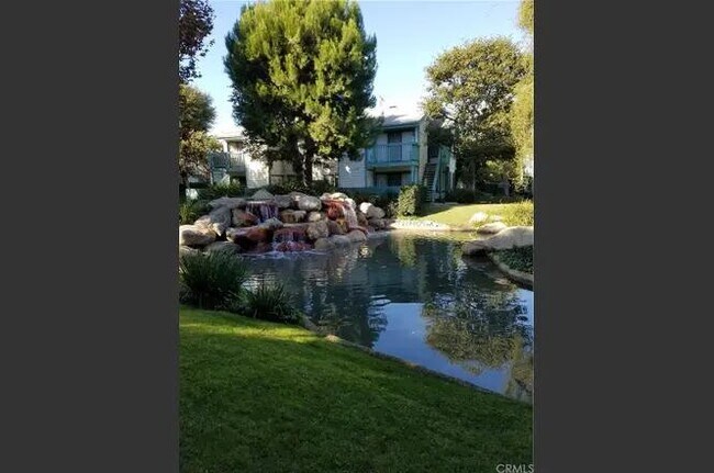 Foto del edificio - 920 W Del Amo Blvd