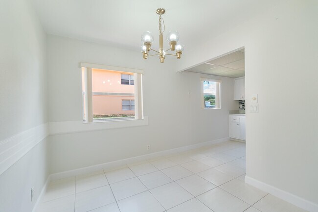 Foto del edificio - 629 Saxony Ln