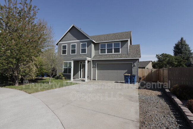 Building Photo - 1432 NW Spruce Ct