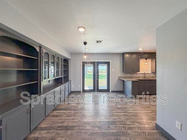 Foto del edificio - 16383 Possum Creek Rd